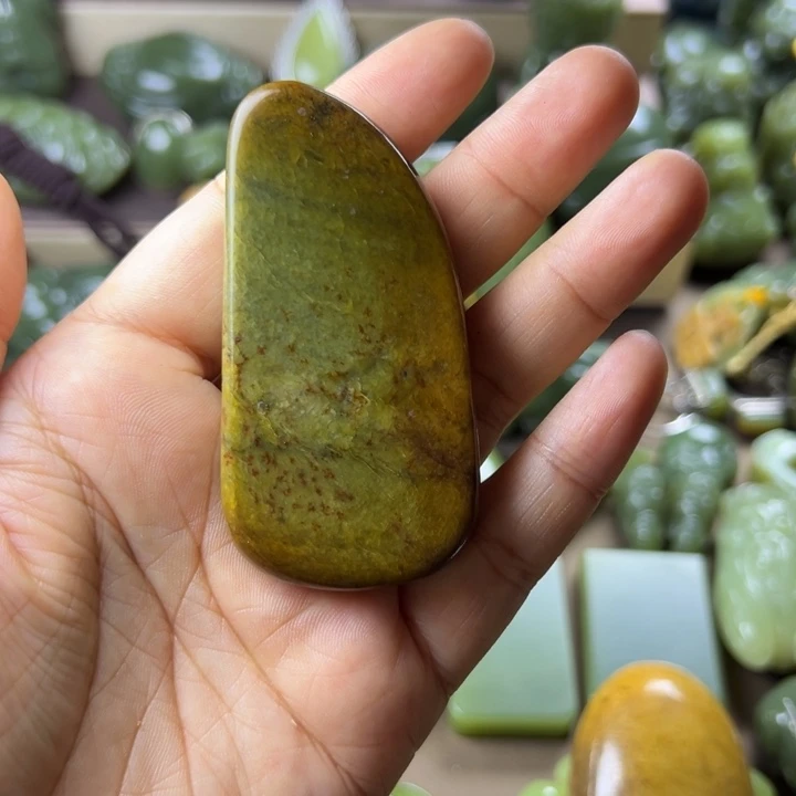 岫岩老玉（透闪石质玉）未镶嵌挂件