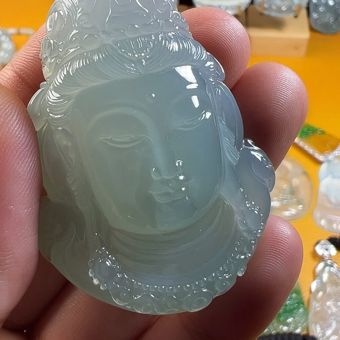 正***管翡翠18K金镶嵌颈饰高冰厚装天空蓝观音首