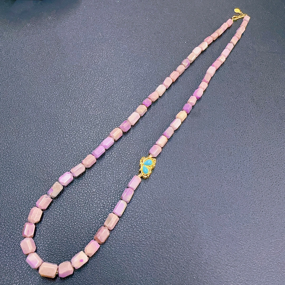 7214舒俱来玉化樱花粉蝴蝶18k金项链多样性发一