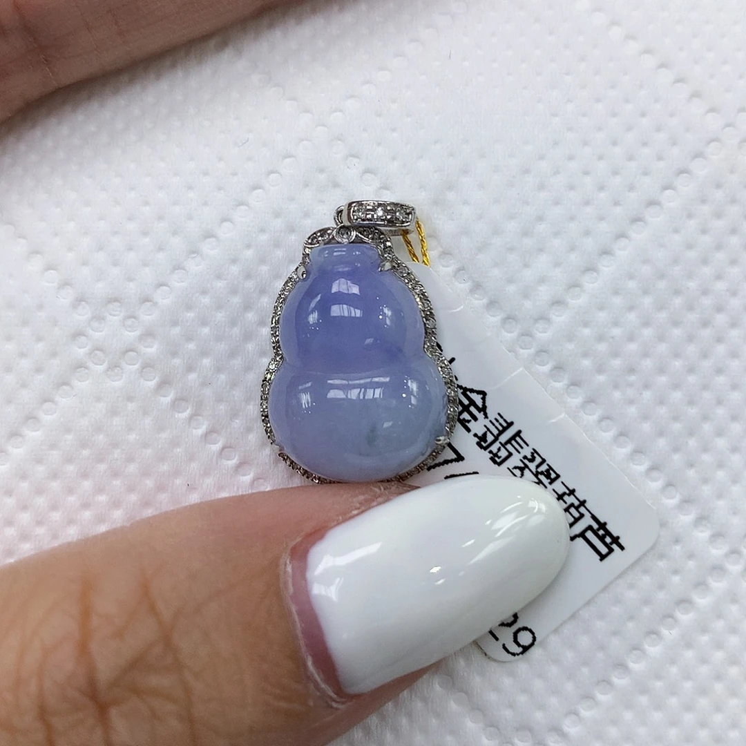 颈饰18K金镶嵌翡翠