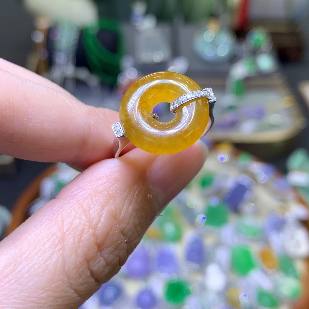 翡翠18K金镶嵌颈饰翡翠吊坠项链