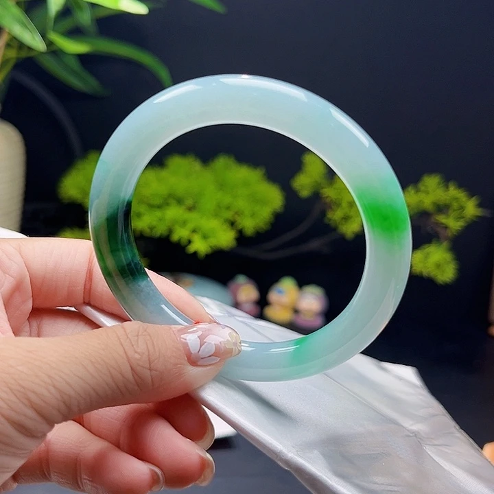 翡翠未镶嵌手镯57.8