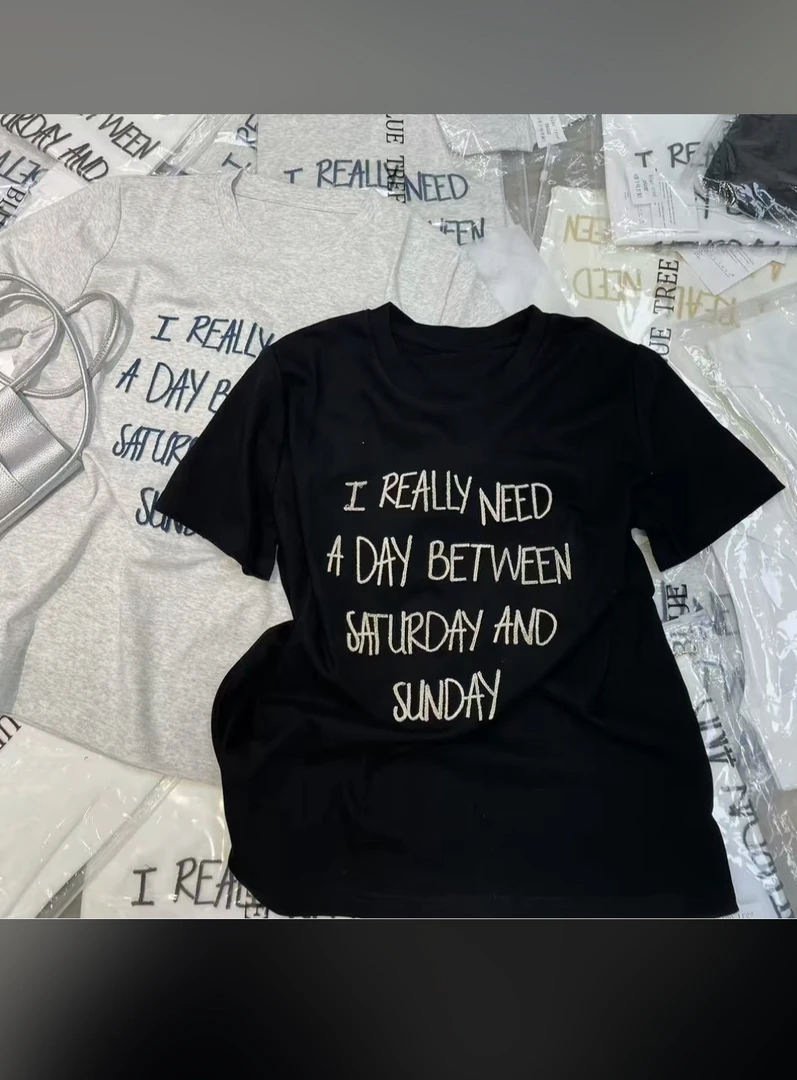 【香香】25102#新款韩版牙刷绣显瘦四排字母开叉T