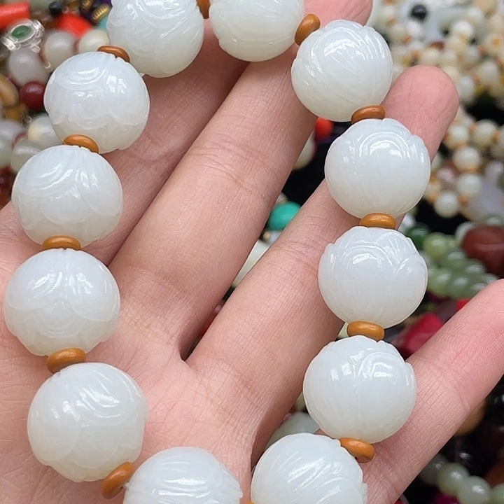 “***笔和田玉未镶嵌颈饰