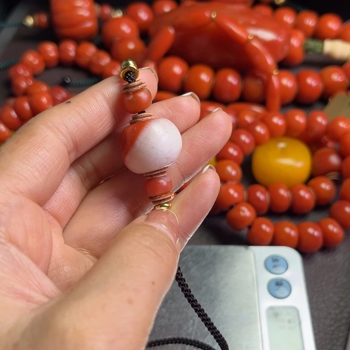 颈饰琉璃恰****儿琉璃……………