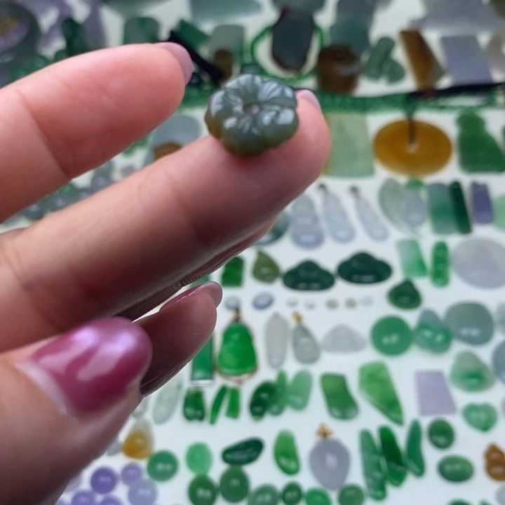 翡翠未镶嵌挂件天然翡翠