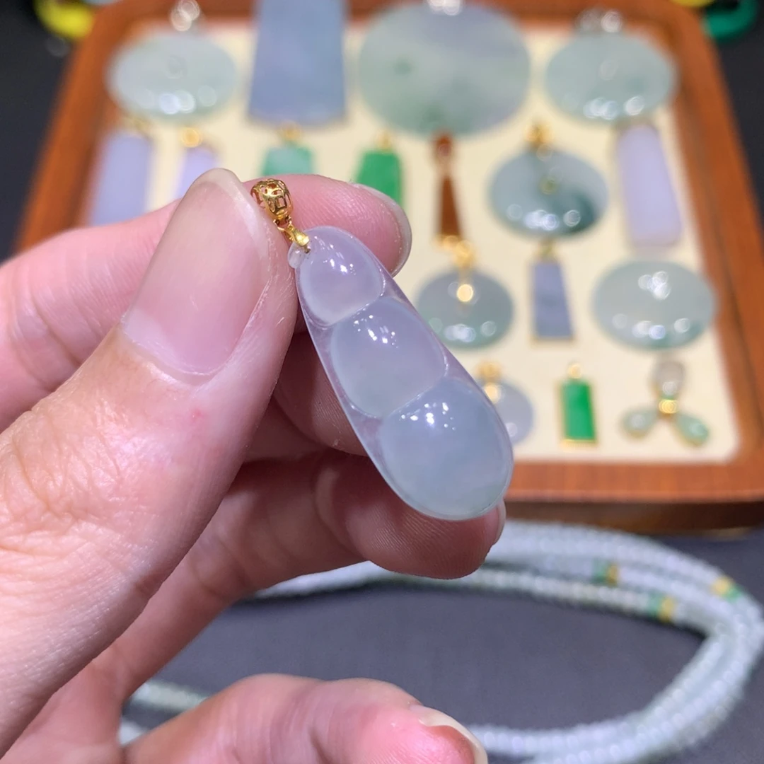 吊坠(不含链)18K金镶嵌翡翠