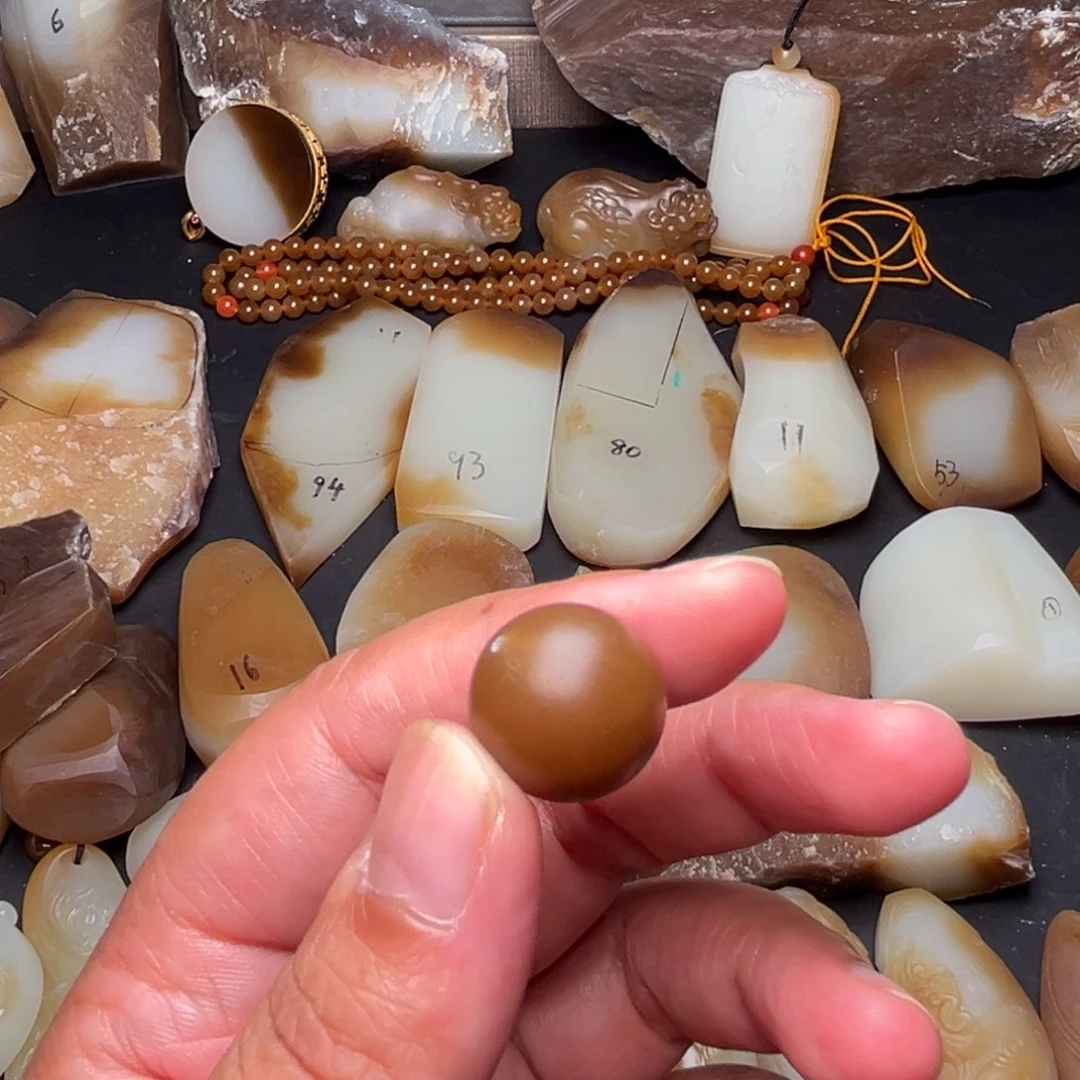 ^***^和田玉（糖玉）未镶嵌颈饰