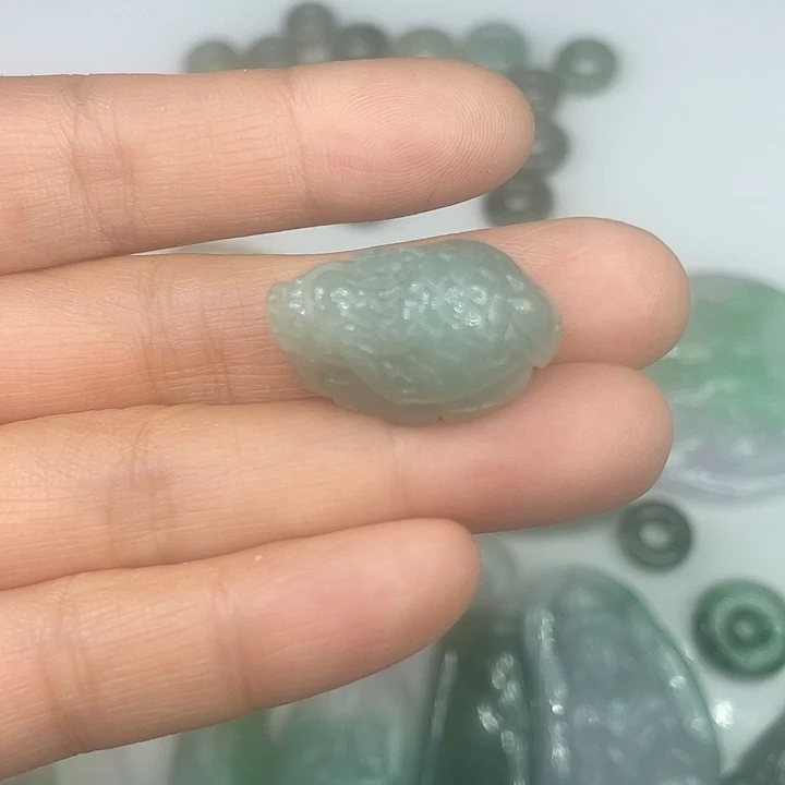 定制翡翠未镶嵌翡翠吊坠