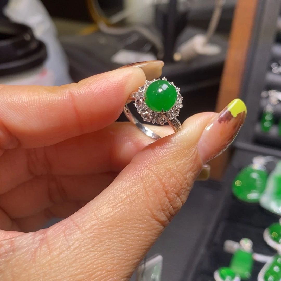 翡翠戒指18K金镶嵌蛋面戒指