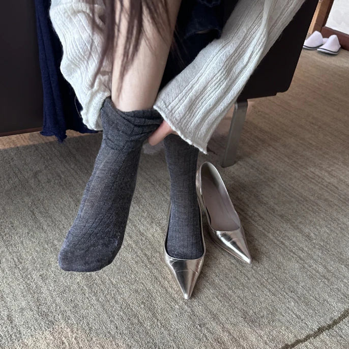 【miu韩装】竖条纹长筒袜 no退换