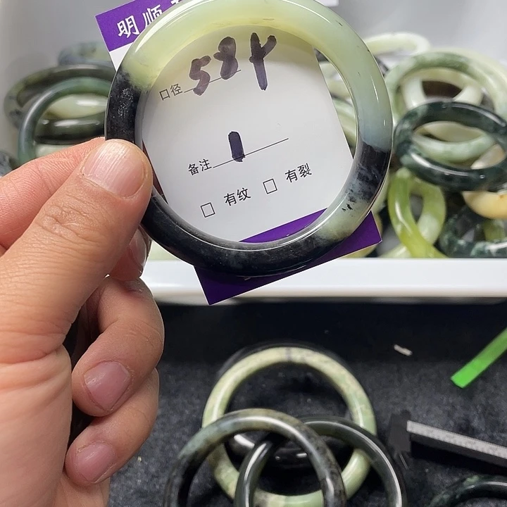 岫玉未镶嵌手镯岫玉精美绝顶佳品