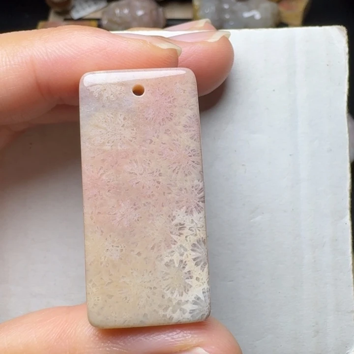 硅化玉未镶嵌紫粉满花