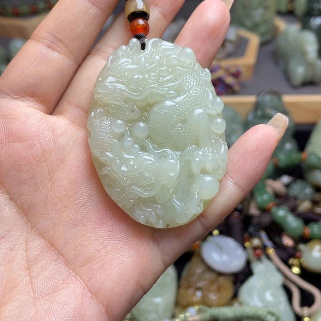 和田玉颈饰未镶嵌