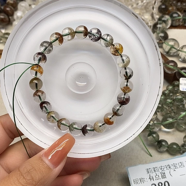 水晶手串未镶嵌246789000000“