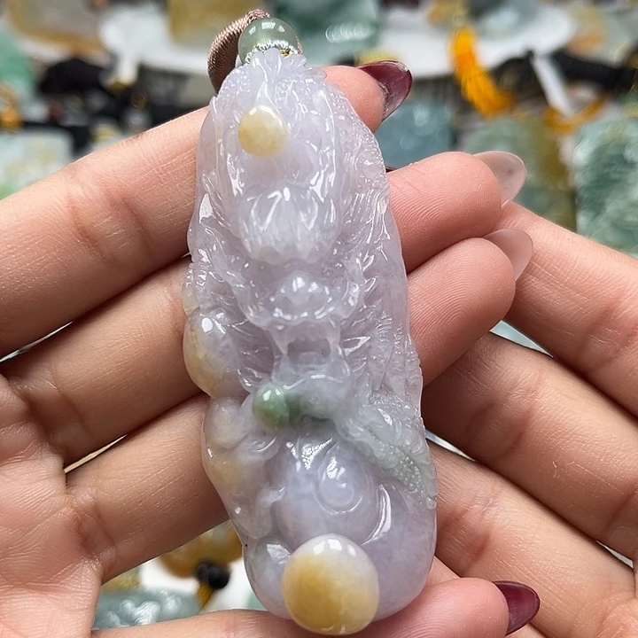 翡翠未镶嵌颈饰龙牌