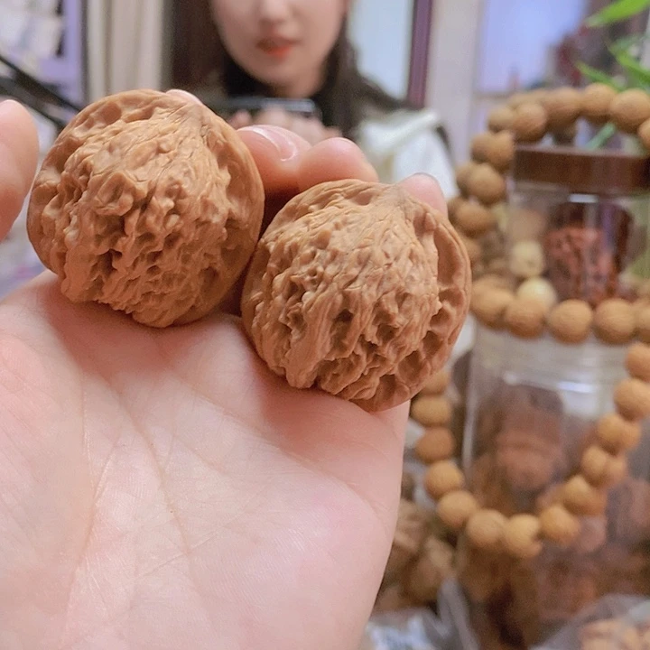 【闪购商品】文玩核桃把件39.5红狮子