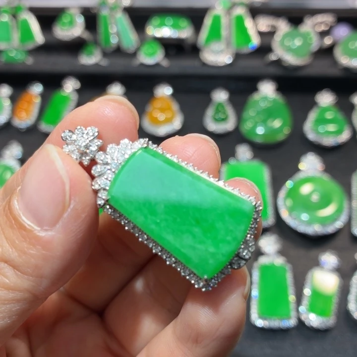 翡翠18K金镶嵌吊坠(不含链)翡翠