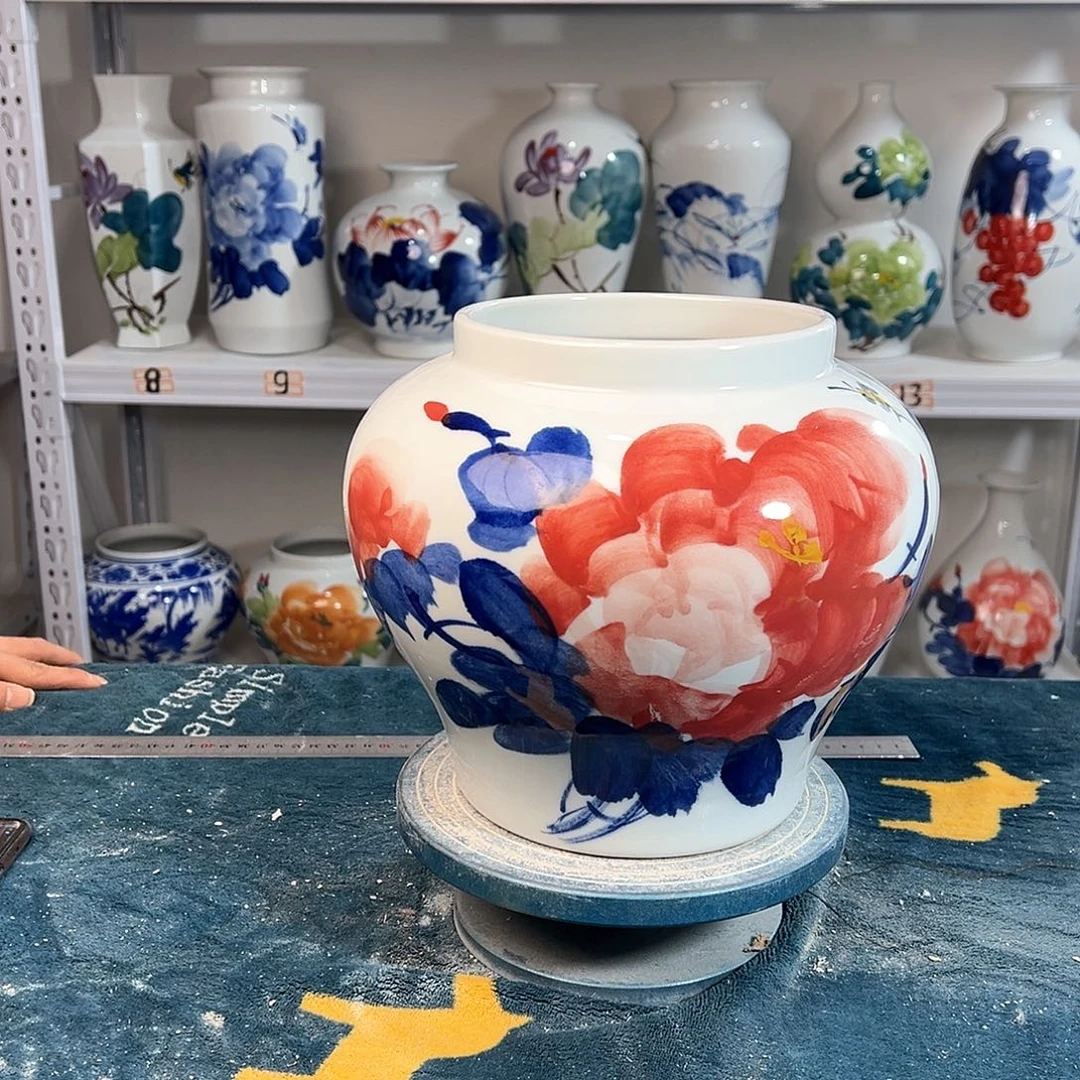 摆件景德镇陶瓷大口红牡