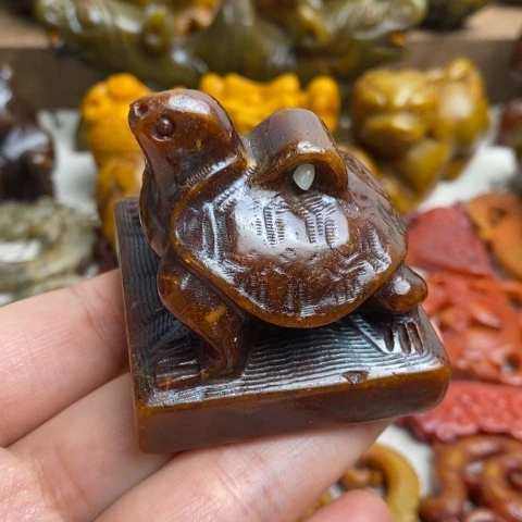 未镶嵌蛇纹石玉颈饰94