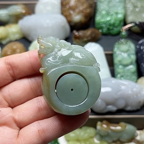 和田玉未镶嵌颈饰简*