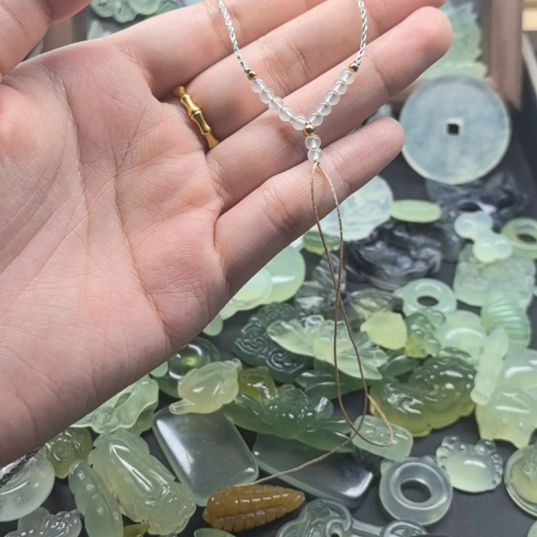 合金蛇纹石玉颈饰