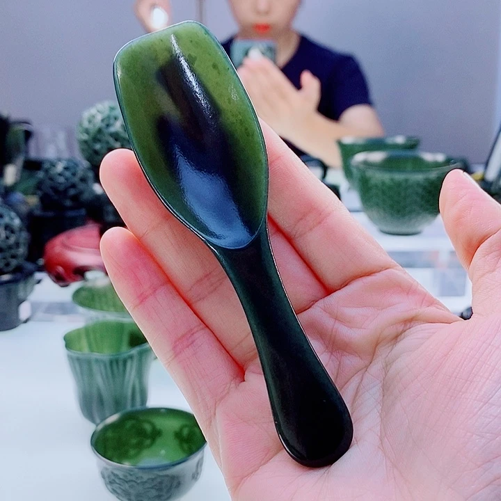 未镶嵌和田玉（青玉）把件
