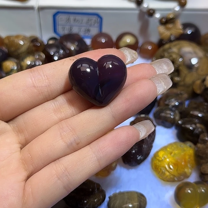 裸石琥珀未镶嵌屁桃