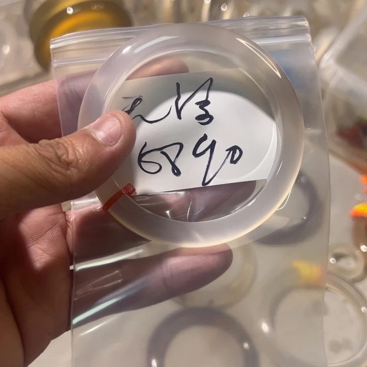 无***语手镯玛瑙/玉髓合金