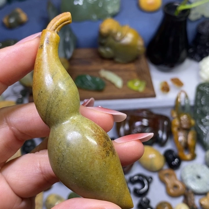 岫岩河磨玉（透闪石质玉）未镶嵌把件