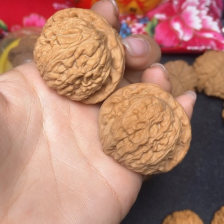 文玩核桃把件神****汤40白狮子