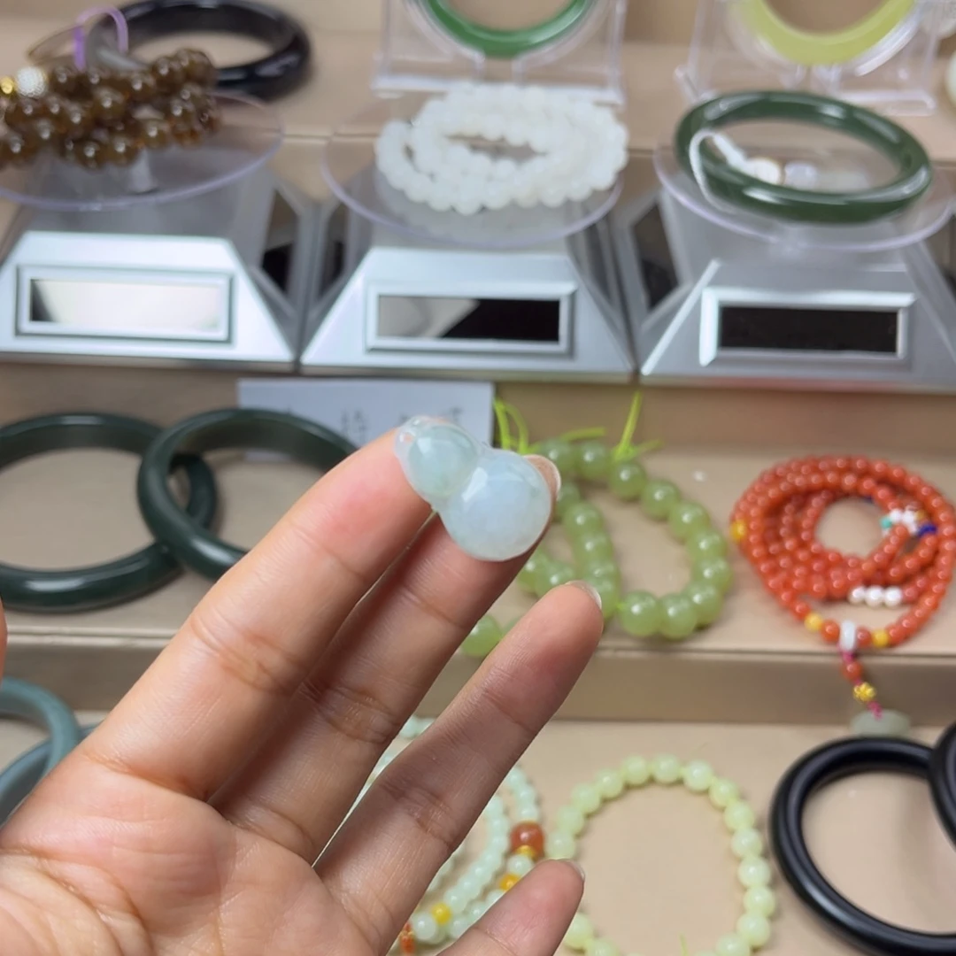 翡翠未镶嵌颈饰翡翠a货