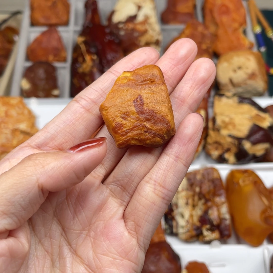 琥珀未镶嵌珠宝奇石