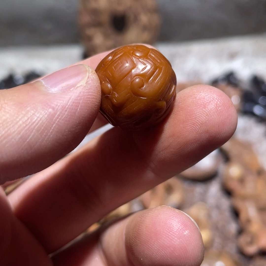 和田玉（糖玉）未镶嵌挂件福****桌