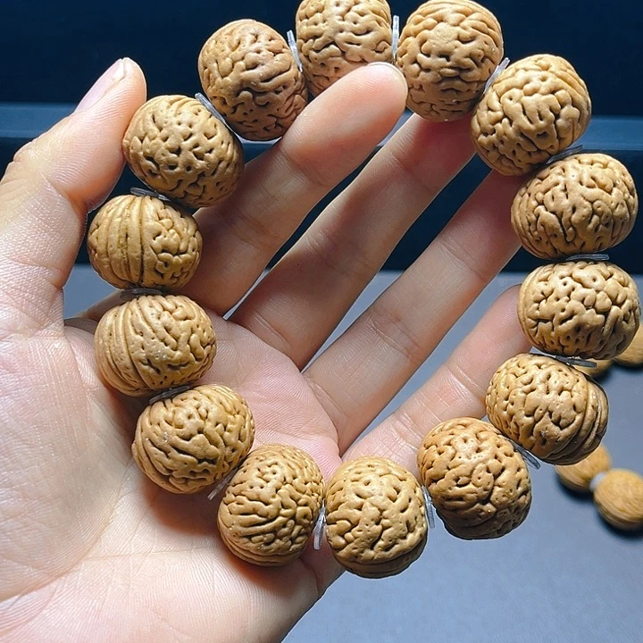 天***0吊坠桃核桃核手串