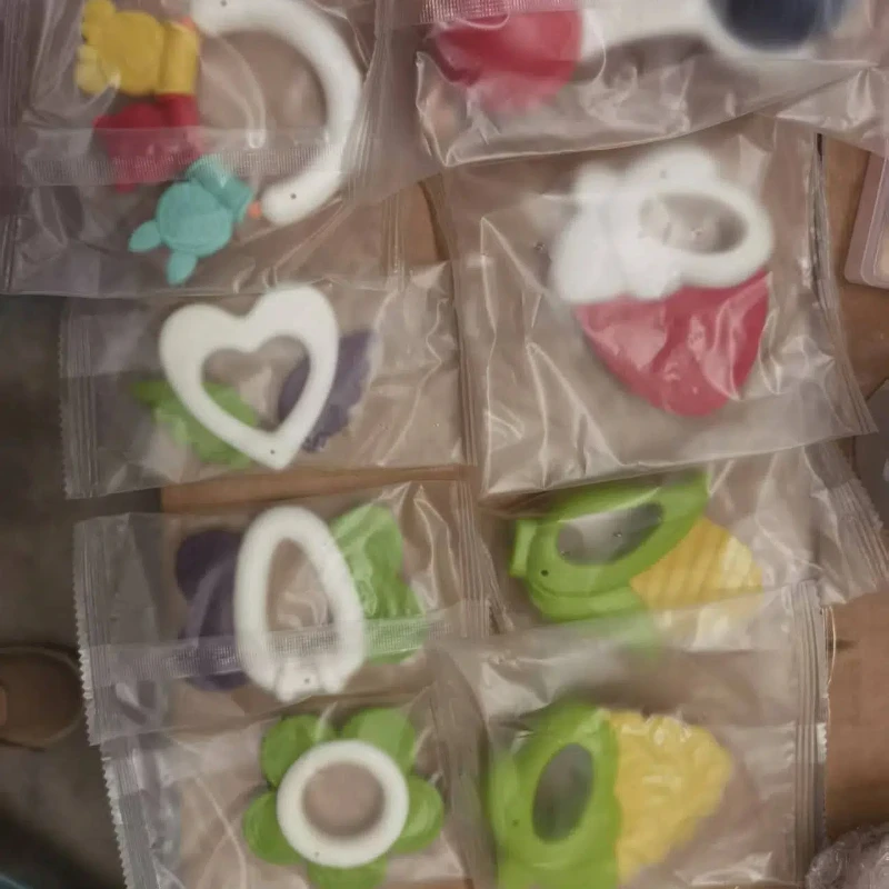 水煮婴儿手摇铃安抚玩具0-3-6个月新生益智早教抓握可咬初生牙胶