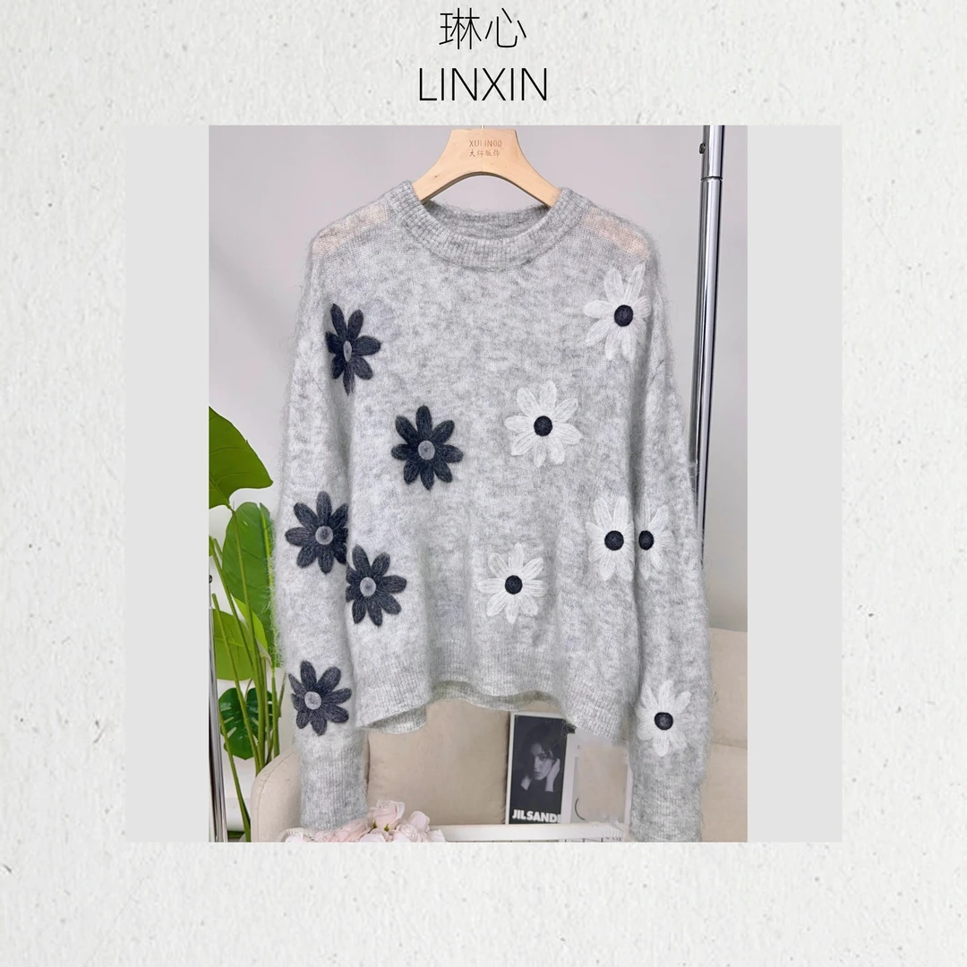 丨秋冬小众设计感时尚黑白拼色花花刺绣长袖套头针织衫 1356