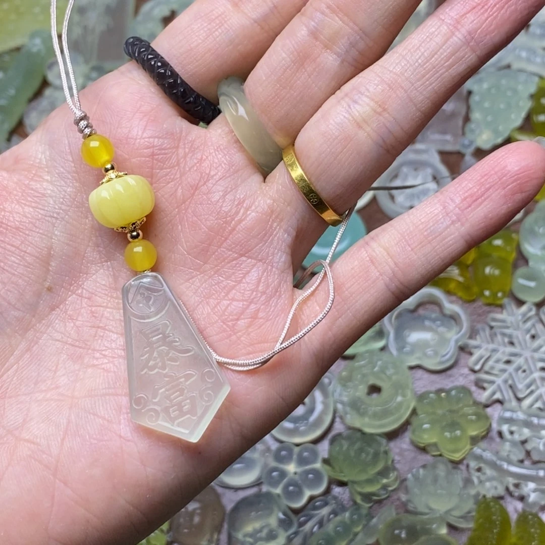 蛇纹石玉合金颈饰