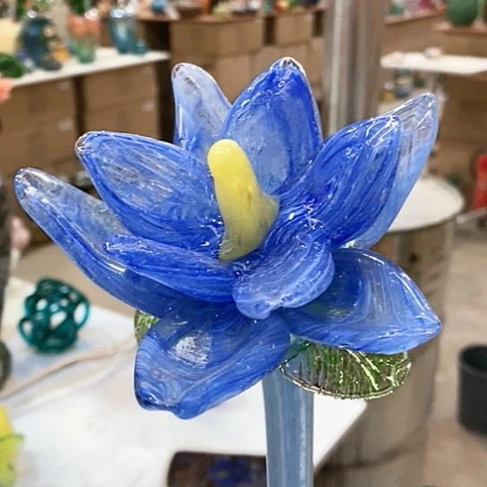 琉璃花瓶高45厘米宽12厘米