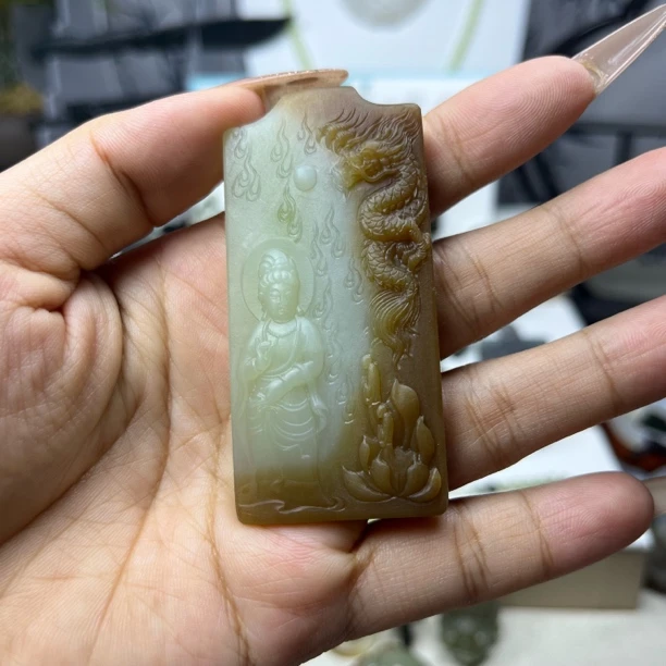 糖白观音挂件细腻温润手工雕刻