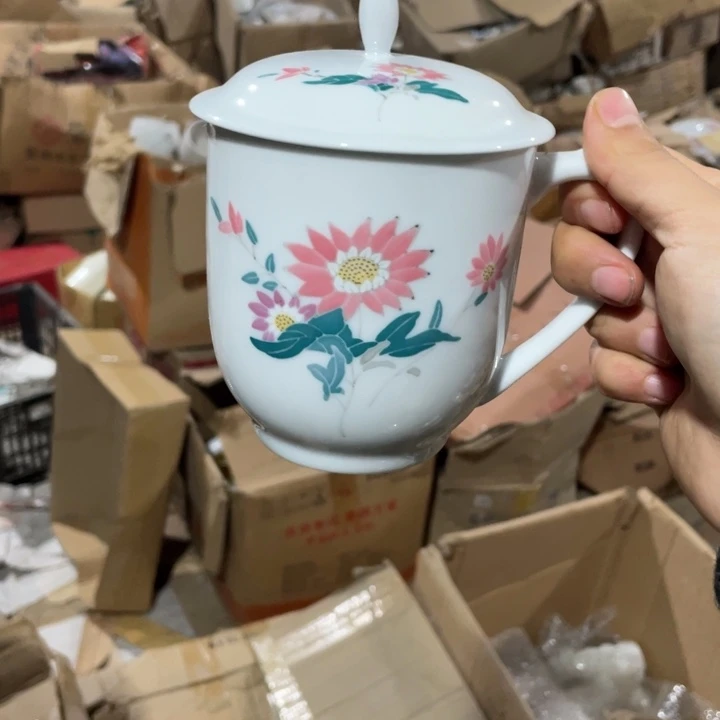 摆件陶瓷盘子碗砂锅都有
