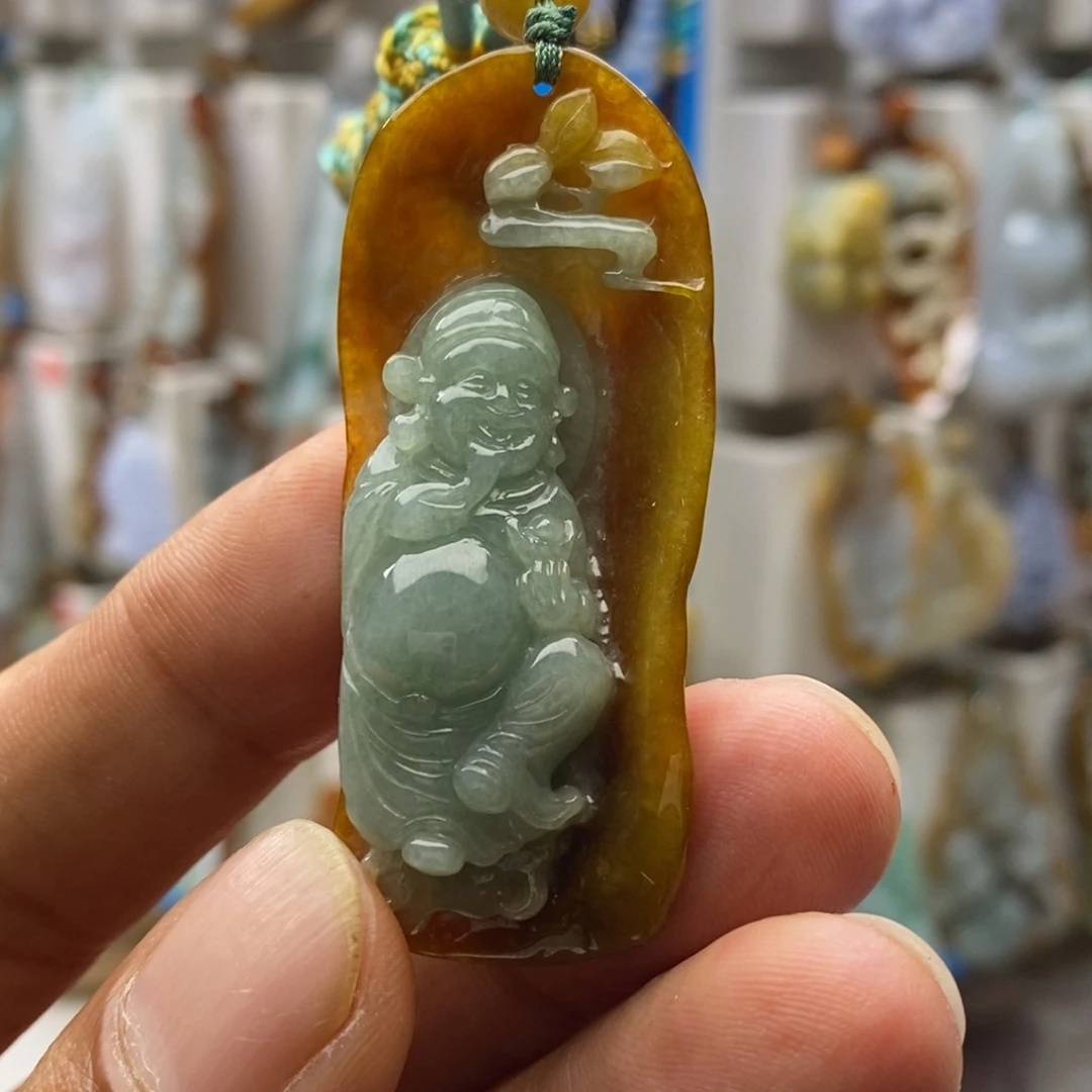 翡翠未镶嵌颈饰财哥