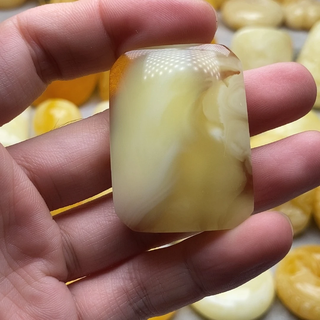 琥珀颈饰未镶嵌琥珀蜜蜡吊坠