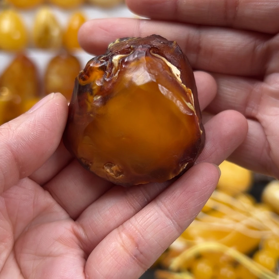 蜜蜡未镶嵌颈饰29.7克