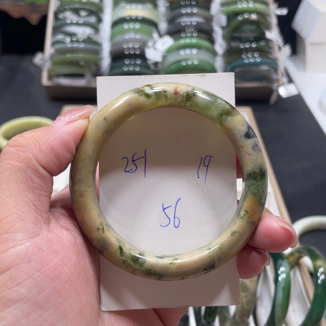 未镶嵌蛇纹石玉手镯