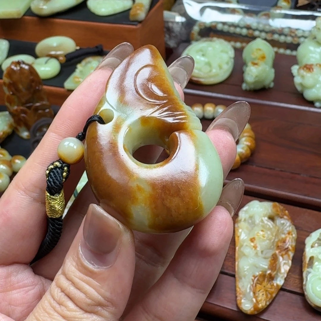 风***程岫岩河磨玉（透闪石质玉）未镶嵌把件