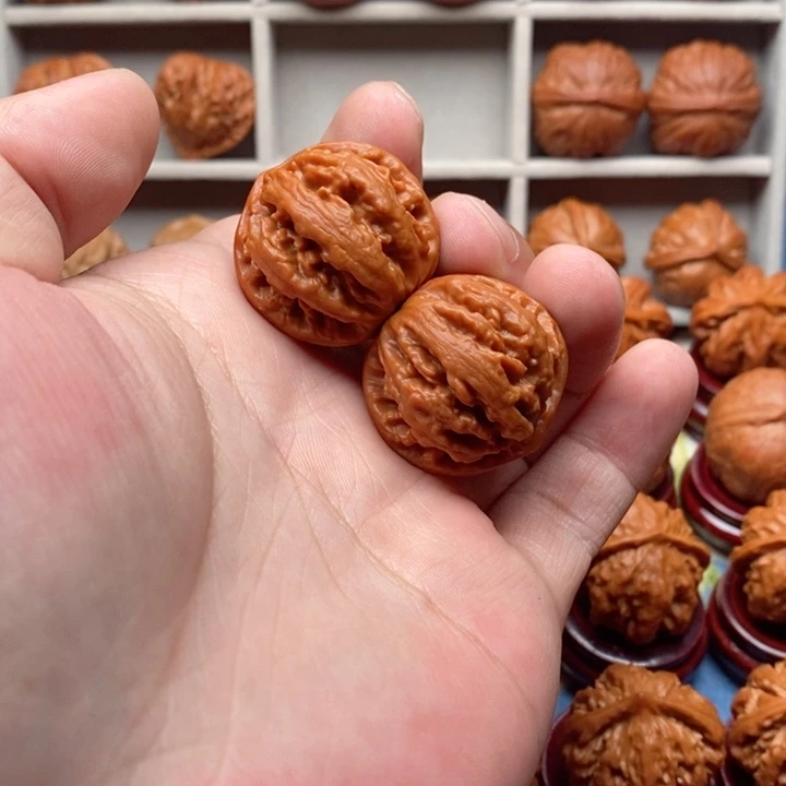 星***爱文玩核桃把件赤焰龙头