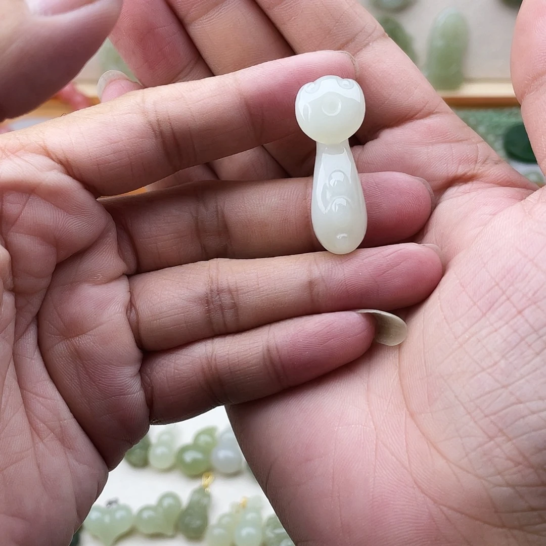 和田玉未镶嵌吊坠(不含链)