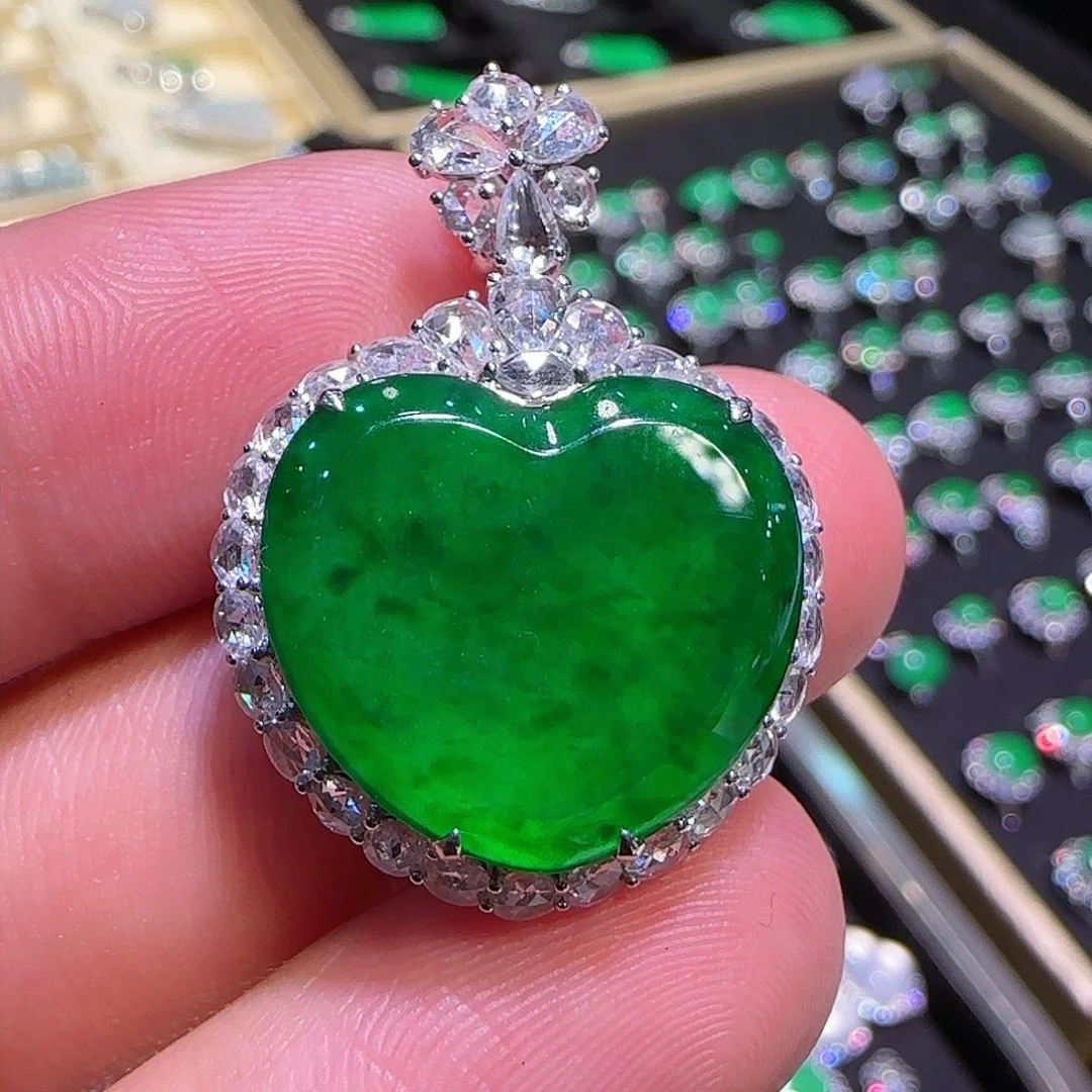 翡翠颈饰18K金镶嵌吊坠