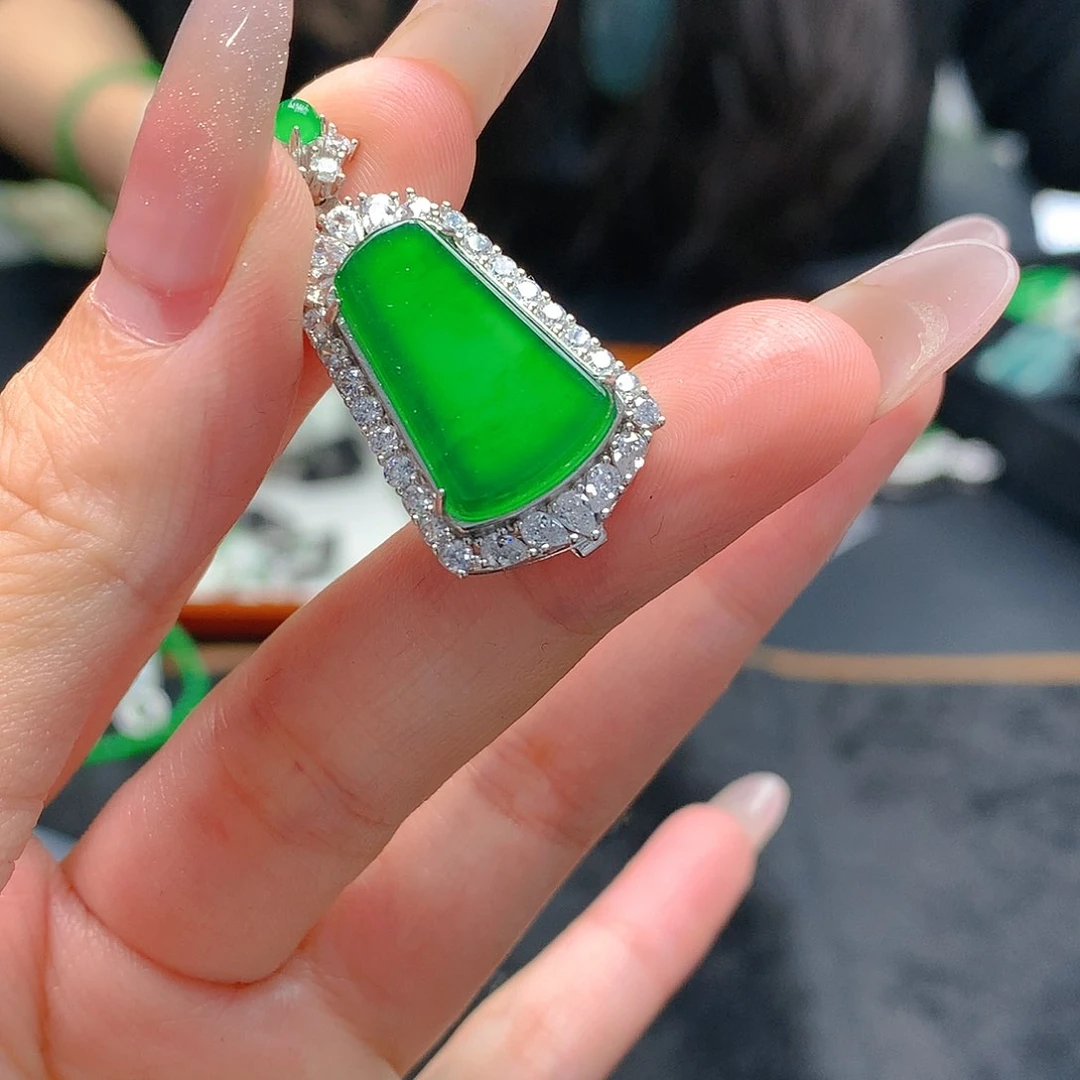 翡翠未镶嵌吊坠(不含链)